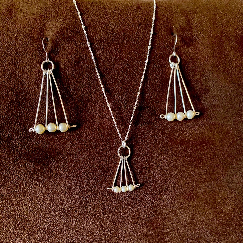 Earring And Necklace